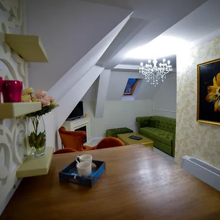 Hills Afrodita & 4* Zlatibor