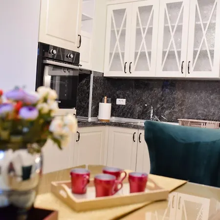 Hills Afrodita & 4* Zlatibor